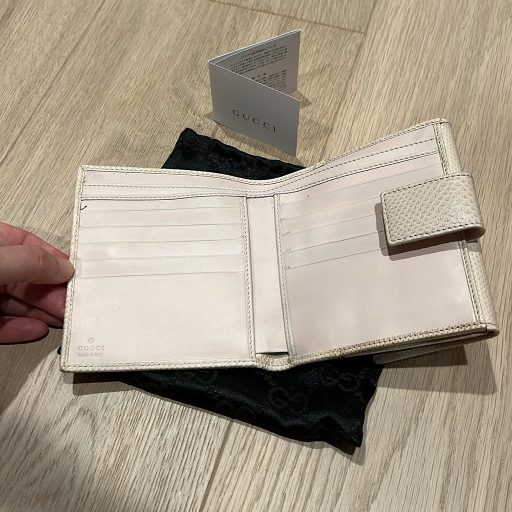 Gucci wallet in beige leather - Picture 6 of 12